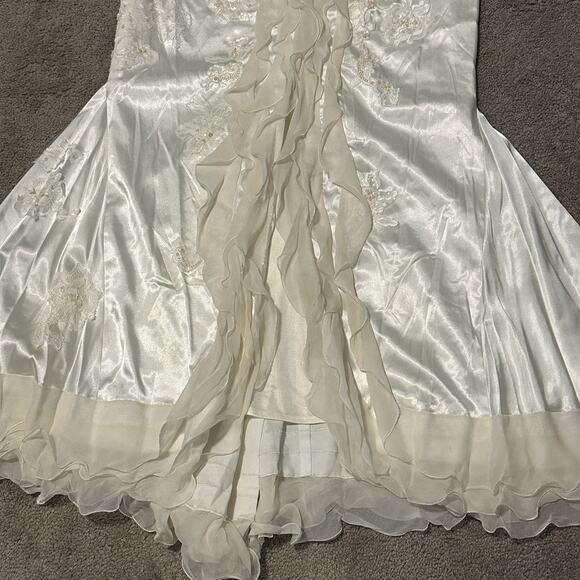 Mandalay Gown 6 Maxi Mermaid V-Neck Ruffle Satin White NWT Bridal Fairy - Picture 5 of 9